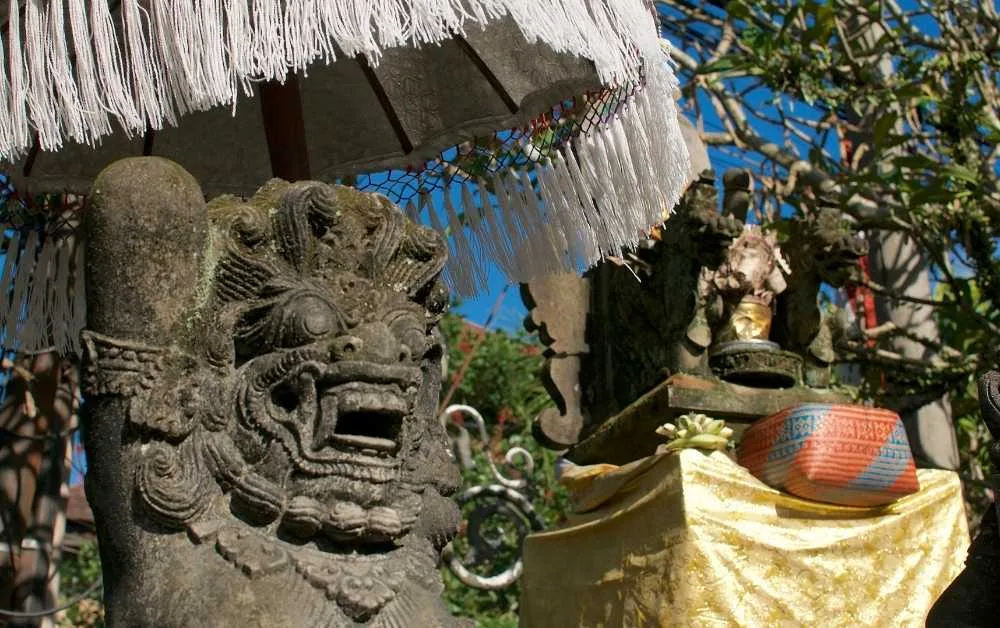 Exploring the Mystique of Dwarapala Statues in Ubud: Guardians of Your Home and Heart