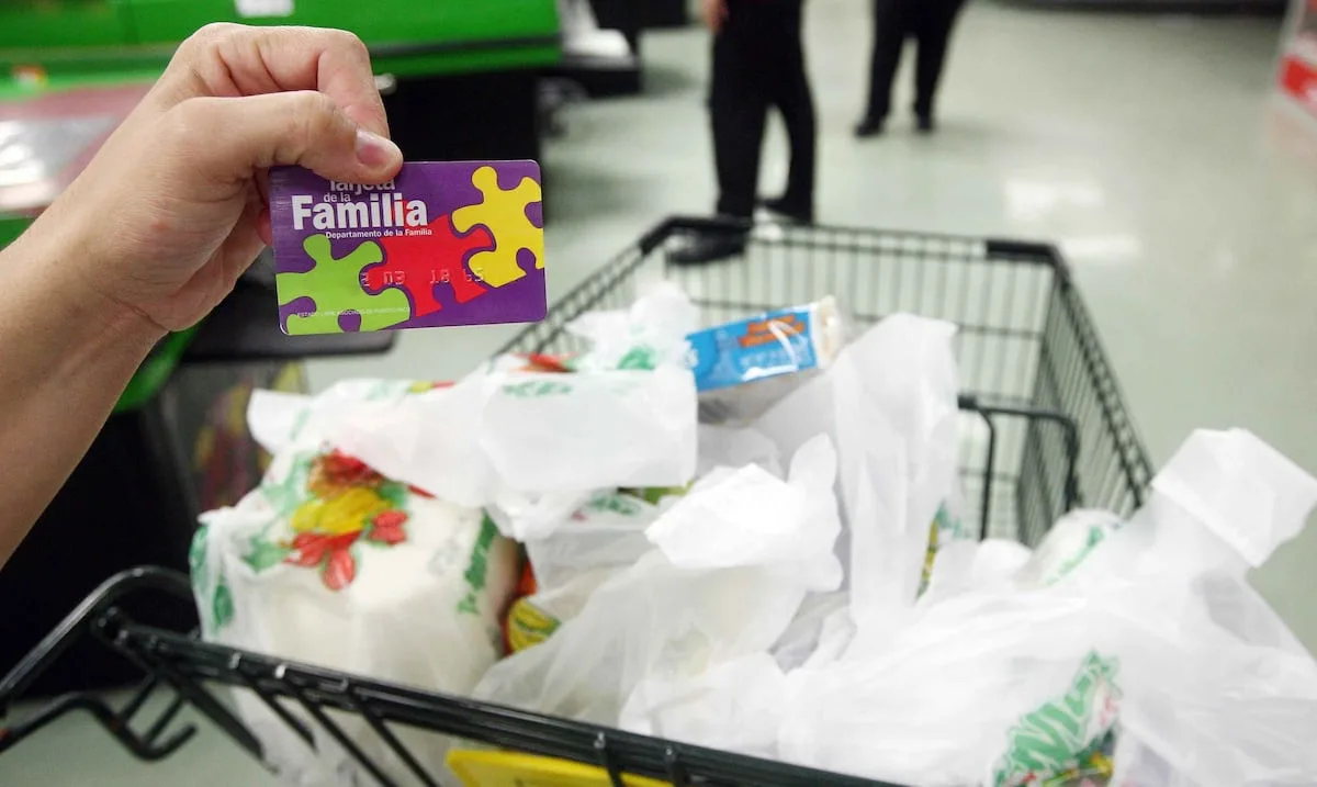 Santurce Residents Get a Special Food Aid Payment