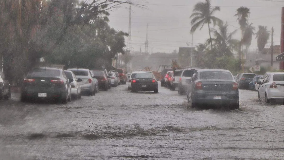 Huracán Polo Potentially Affects Los Cabos in Baja California Sur