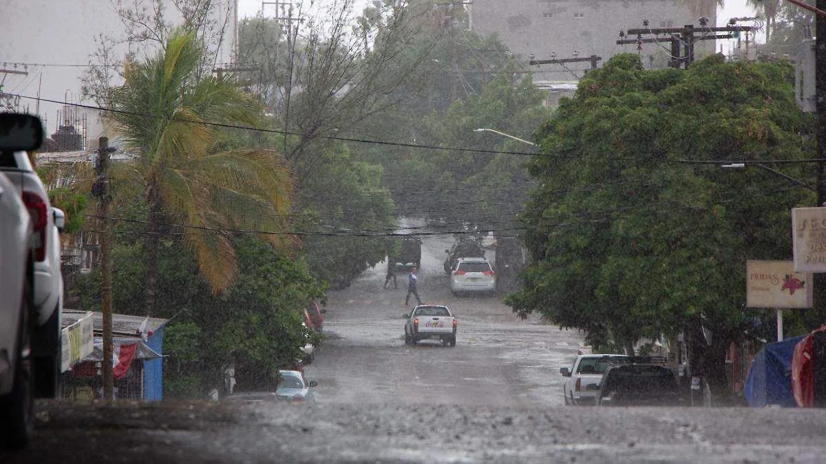 Hurricane Polo Remains Far from Baja California Sur, Keeping Residents Alert