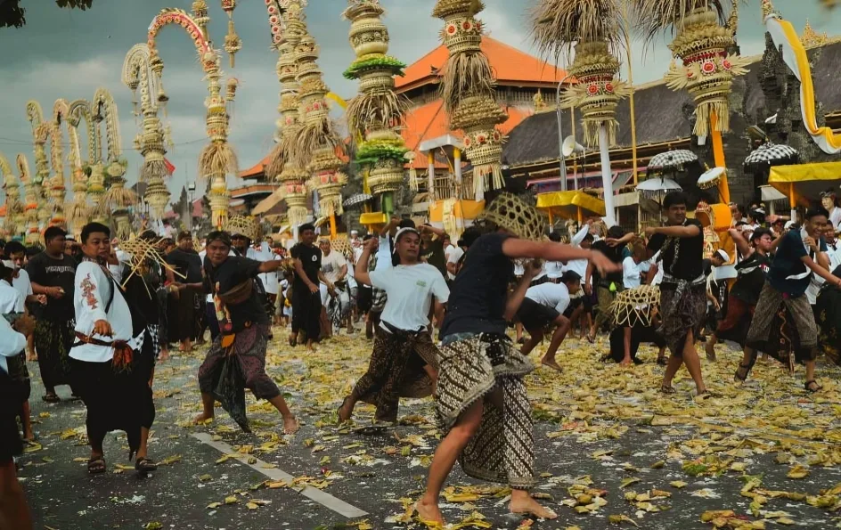 Bali’s Iconic Rice Cake War Returns: Where and How to Watch