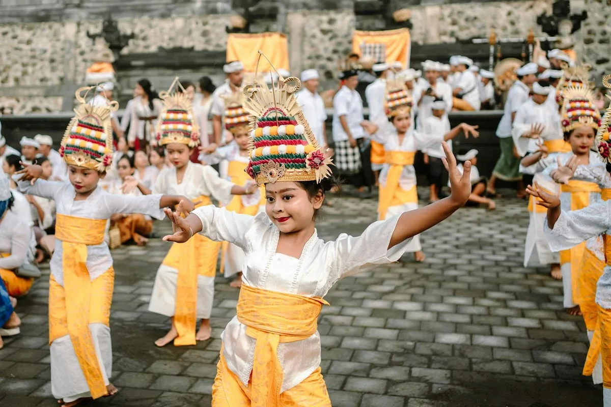 Preserving Balinese Cultural Heritage: New Incentives for Third and Fourth Children
