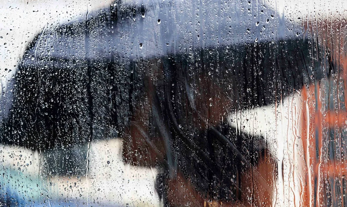 Hazy Humidity: Santurce Residents Warned of Potential Storms