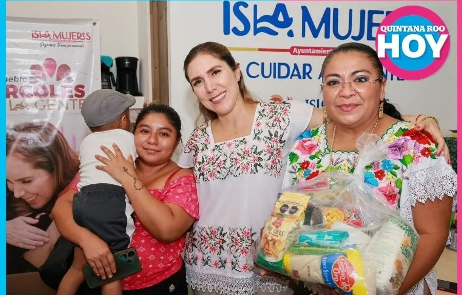 Atenea Gómez Ricalde Engages with Community in Isla Mujeres