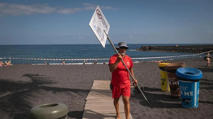 Playa Jardín Reopens for Swimming: Water Quality Tests Show It Is Safe
