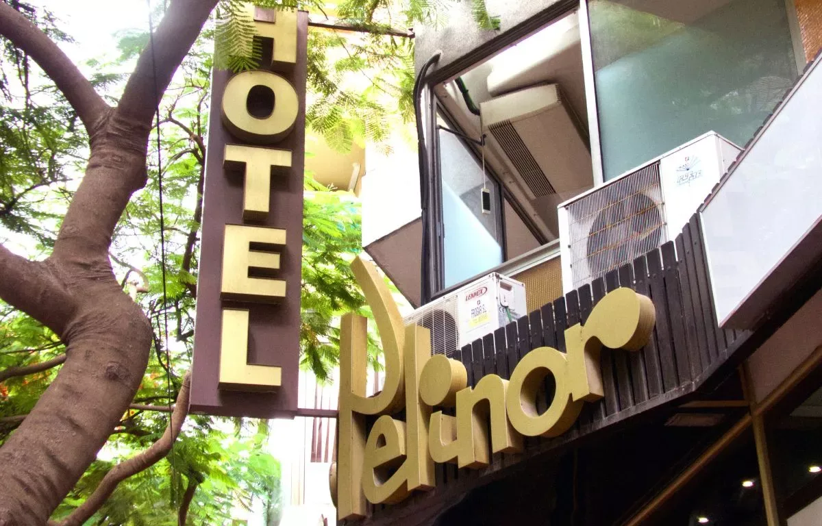 Historic Golden Signage Restoration Brings Back Santa Cruz de Tenerife's Elusive Charm
