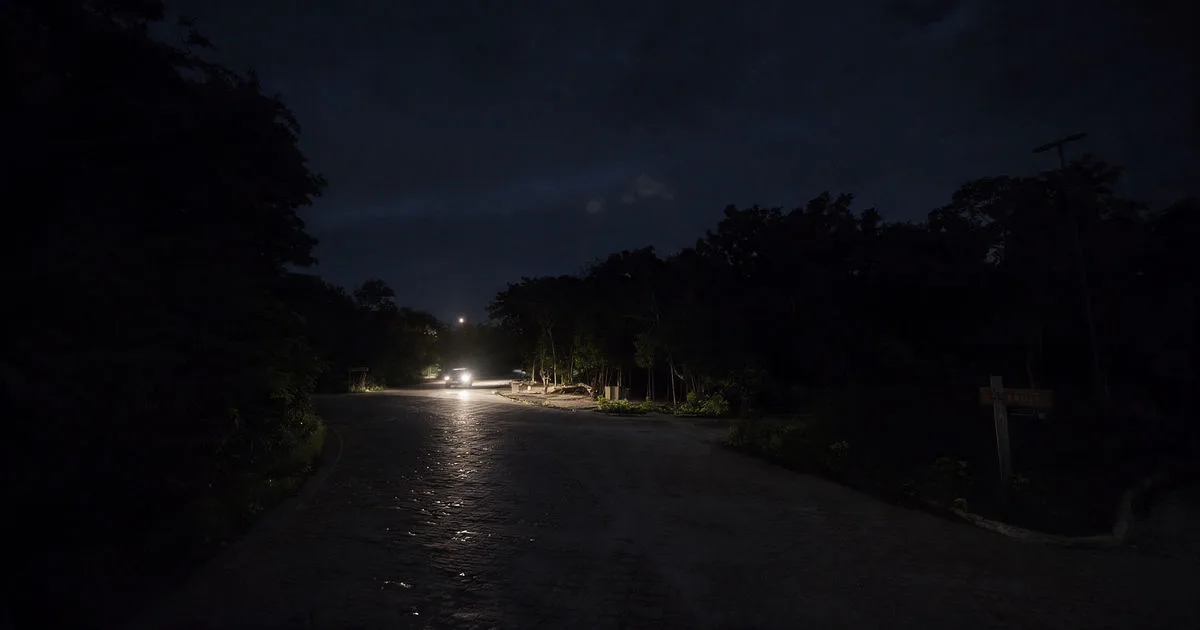 Tulum’s Dim Streets: A Budget Dilemma and Resident Trade-Offs