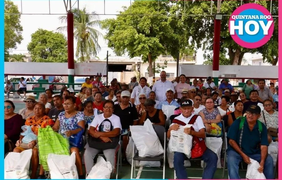 Puerto Morelos Distributes 400 Food Baskets During Community Outreach