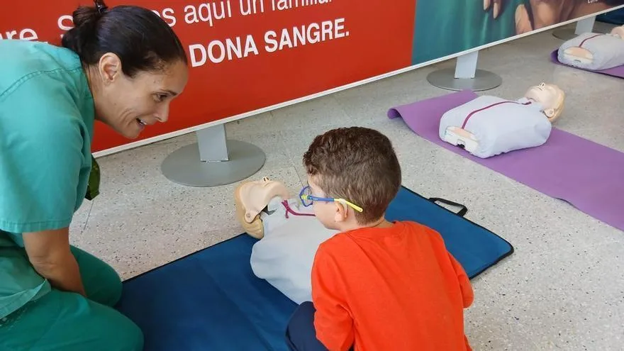 Santa Cruz de Tenerife Hosts CPR Workshops to Boost Community Preparedness