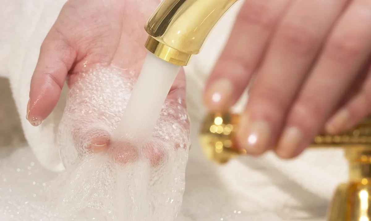 Hand Hygiene: A Simple Yet Effective Tool Against Viruses and Bacteria in Santurce